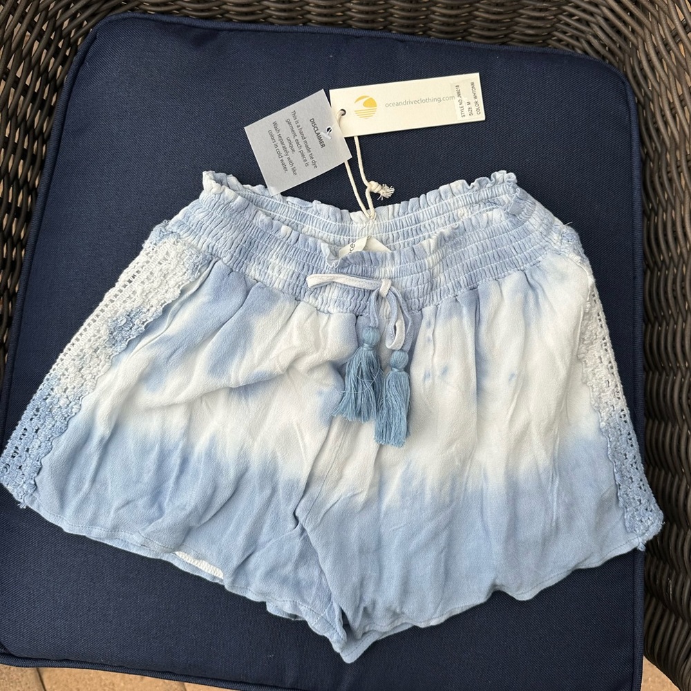 NWT Ocean Drive Blue Tie Dye Crochet Size Medium